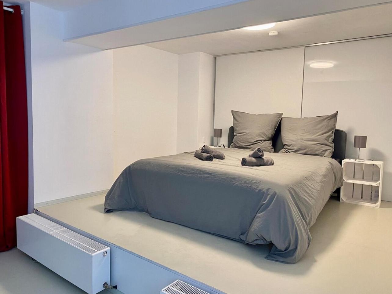 Loft With Pool Table, Kitchen Island & Gallery Appartamento Berlino
