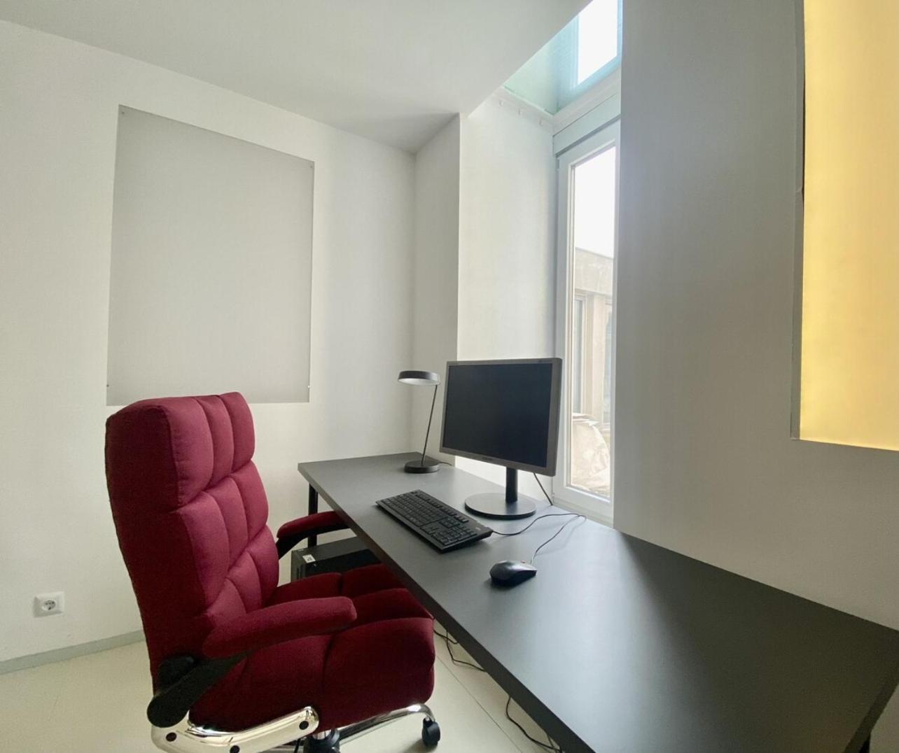 Appartamento Loft With Pool Table, Kitchen Island & Gallery Berlino