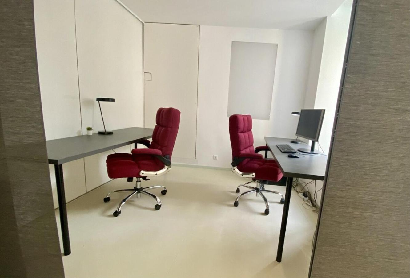 Loft With Pool Table, Kitchen Island & Gallery * Berlino