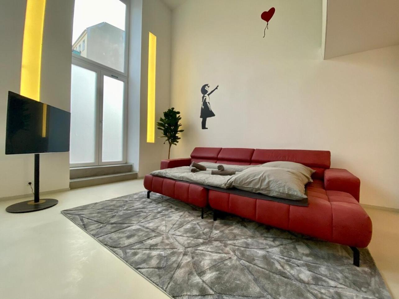 Appartamento Loft With Pool Table, Kitchen Island & Gallery Berlino