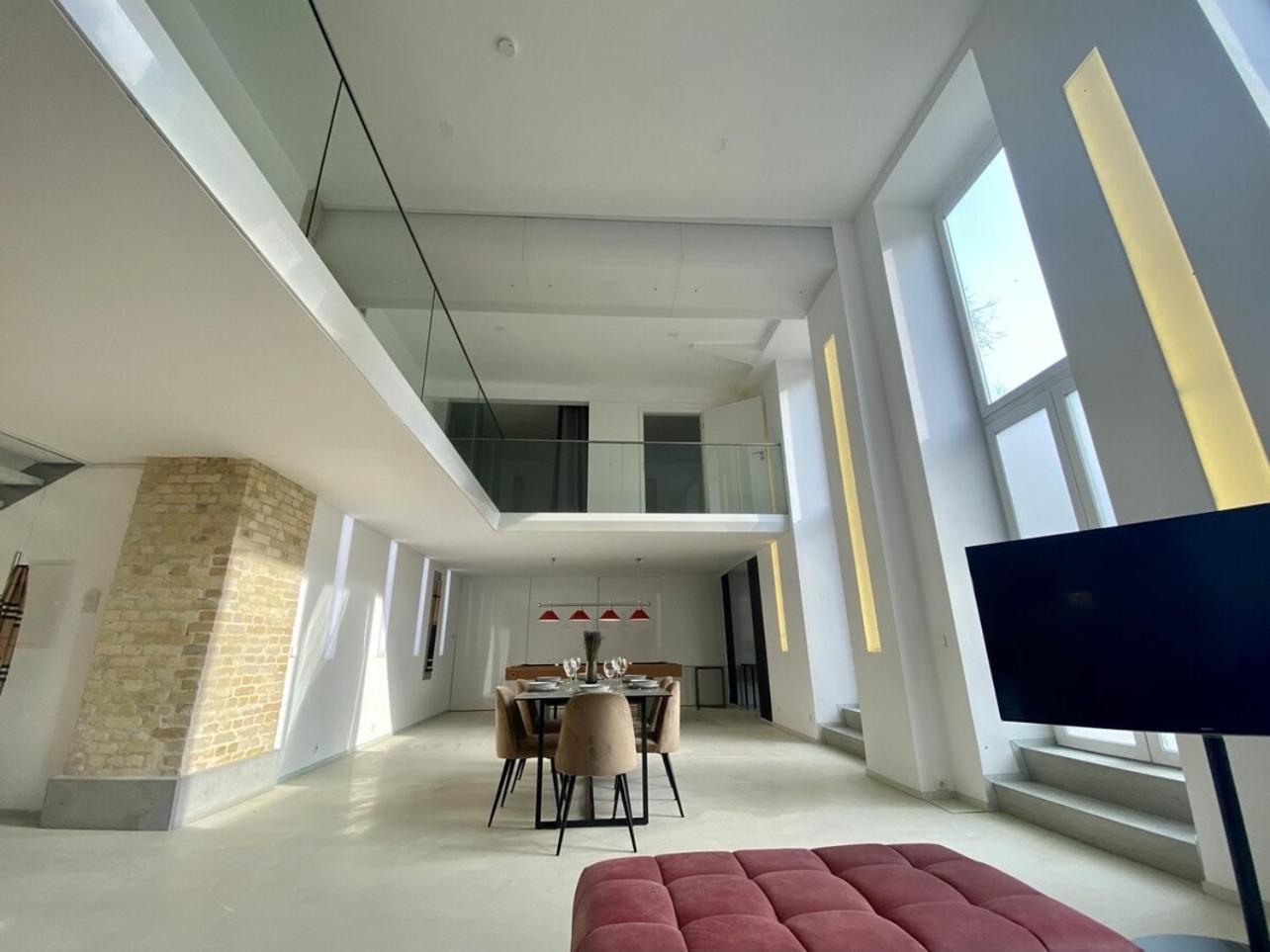 Loft With Pool Table, Kitchen Island & Gallery Appartamento *